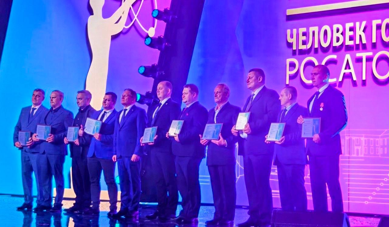 Руководство «Росатома» отметило работу курских энергетиков, пришедших на помощь в восстановлении инфраструктуры Рыльска в Курской области